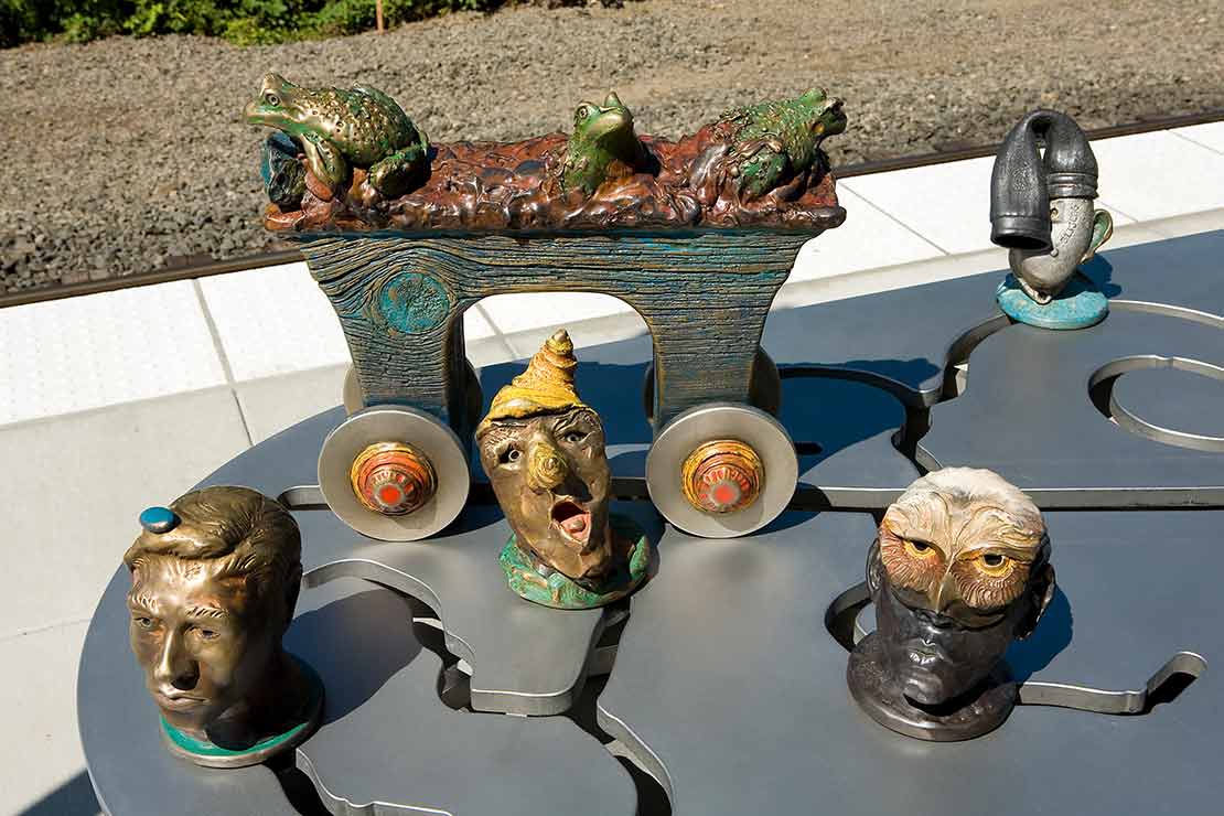 The Hall/Nimbus Interactivator detail - with a wagin with frogs on it